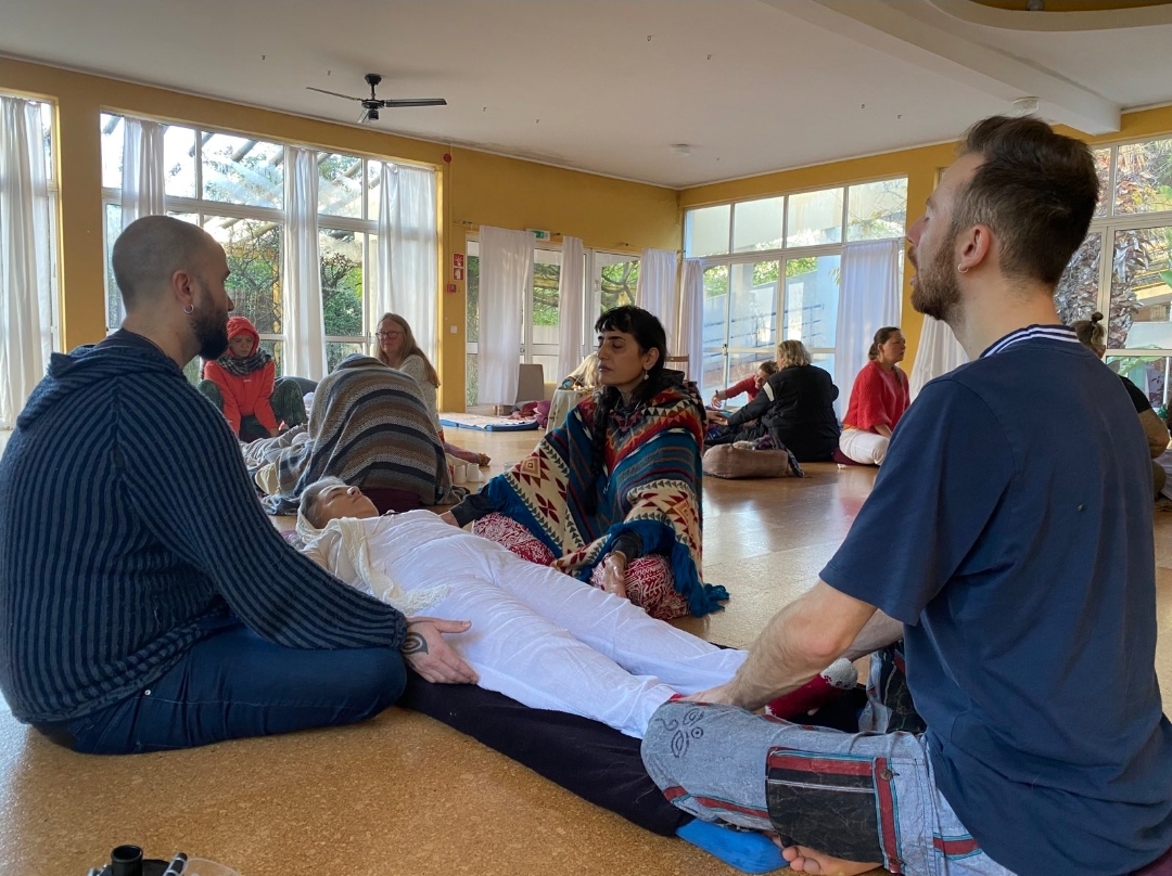 Group healing pic 2022 MC jpg sound healing practitioner shaman training